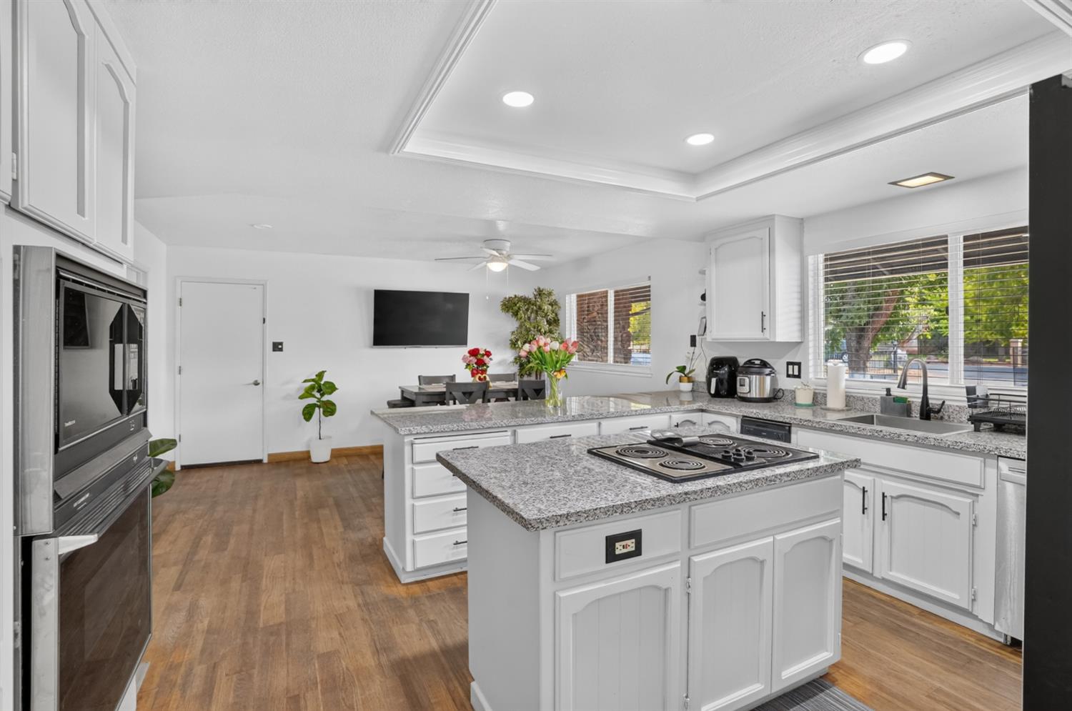 12301 E Jahant Road