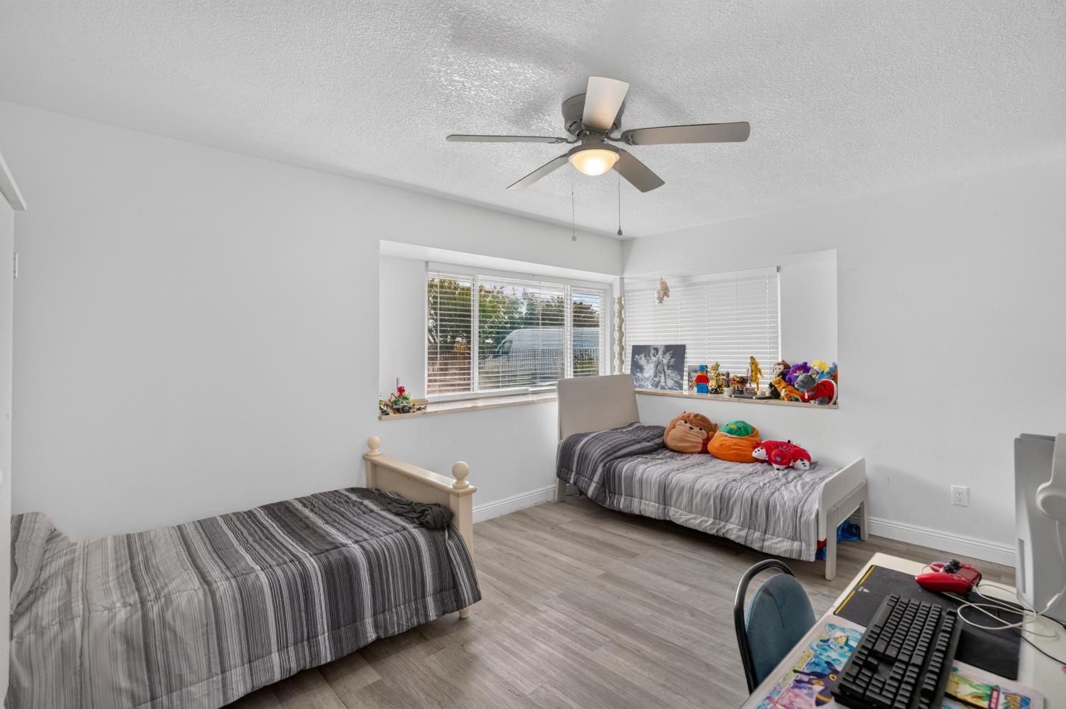 12301 E Jahant Road