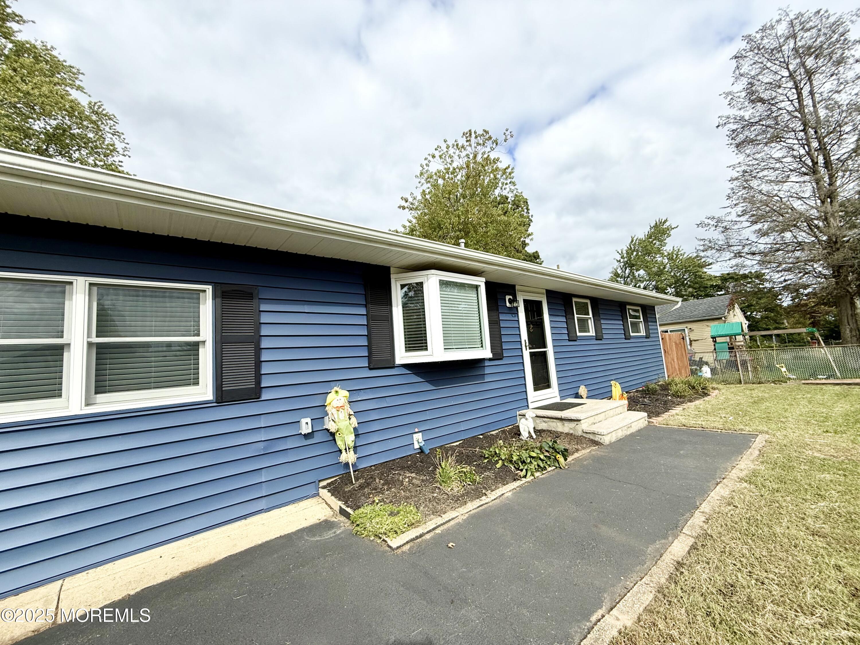 33 Anchorage Boulevard
