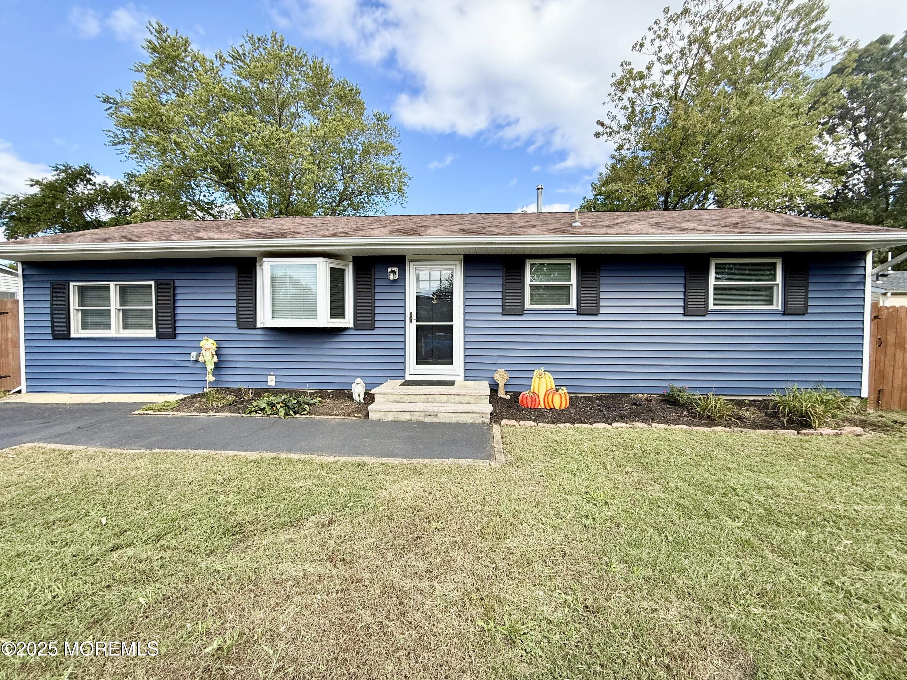33 Anchorage Boulevard
