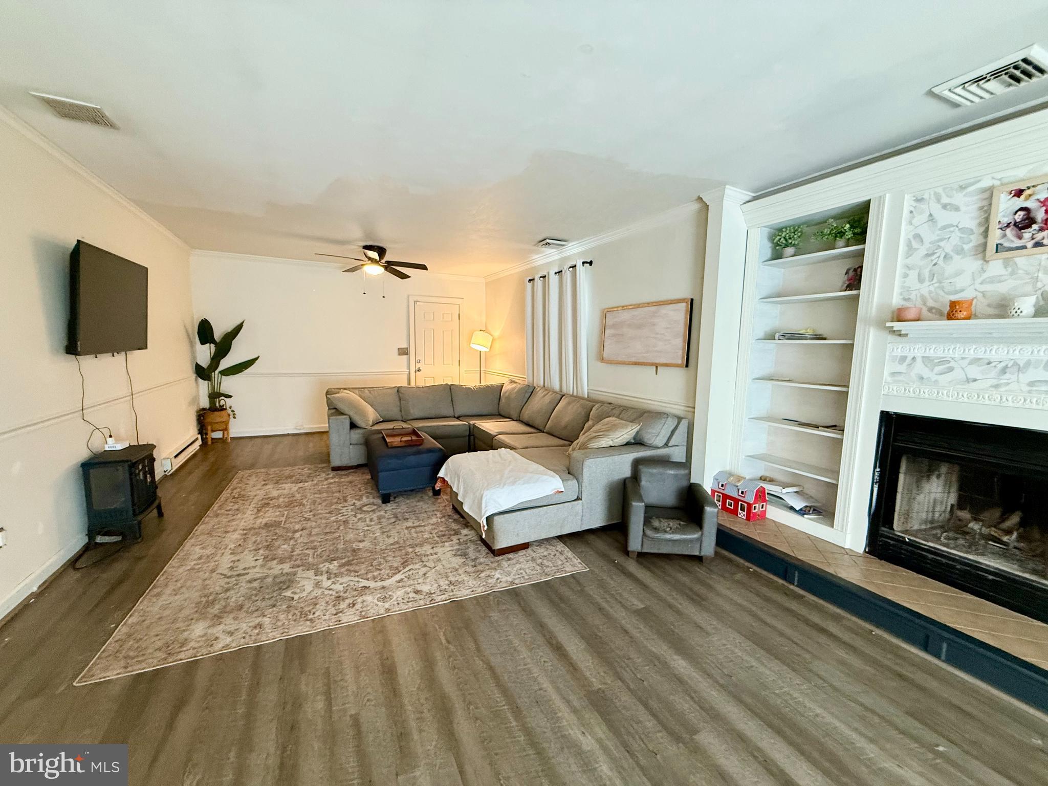 2 GULL COURT