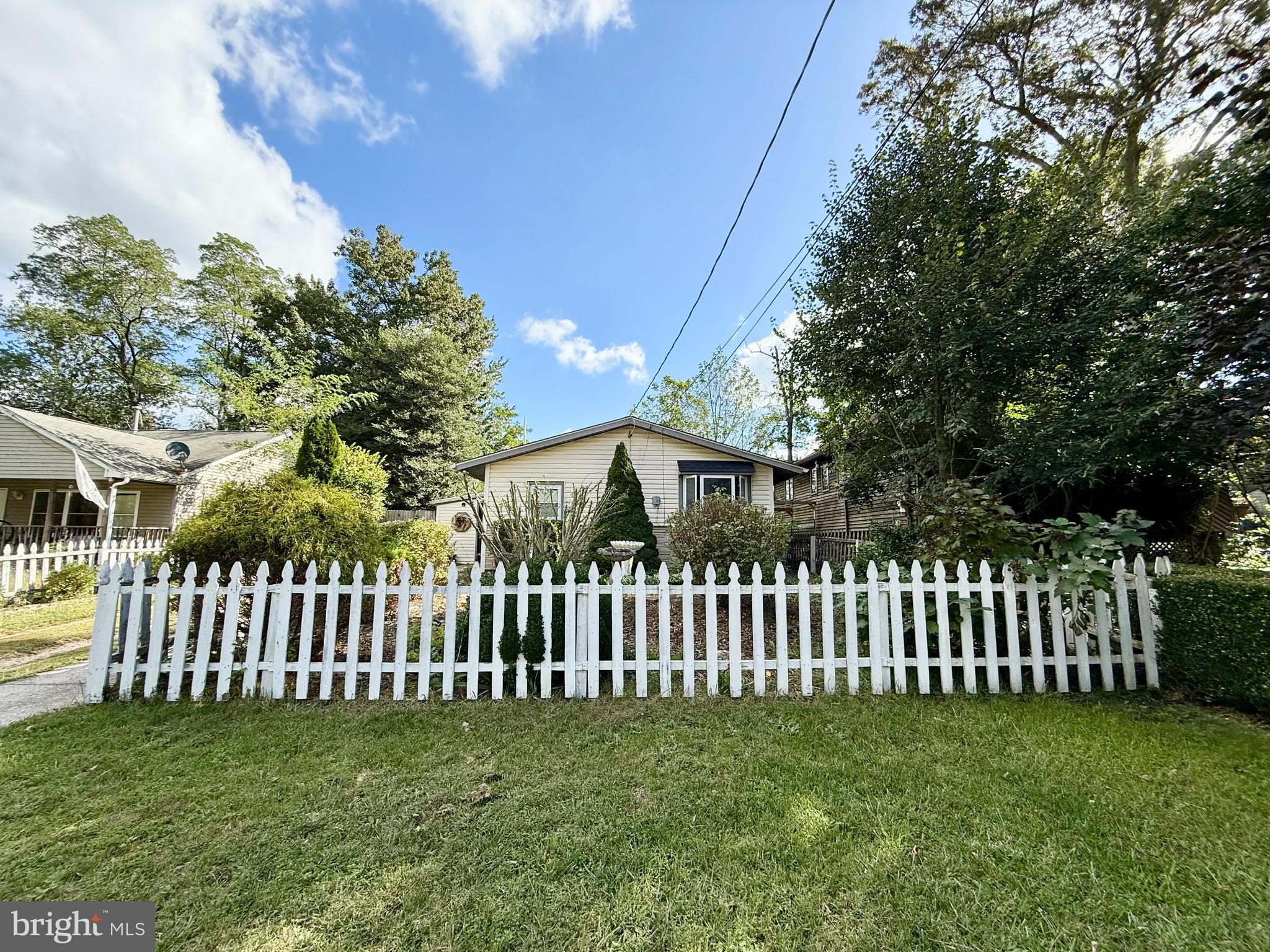 122 ZELUS STREET