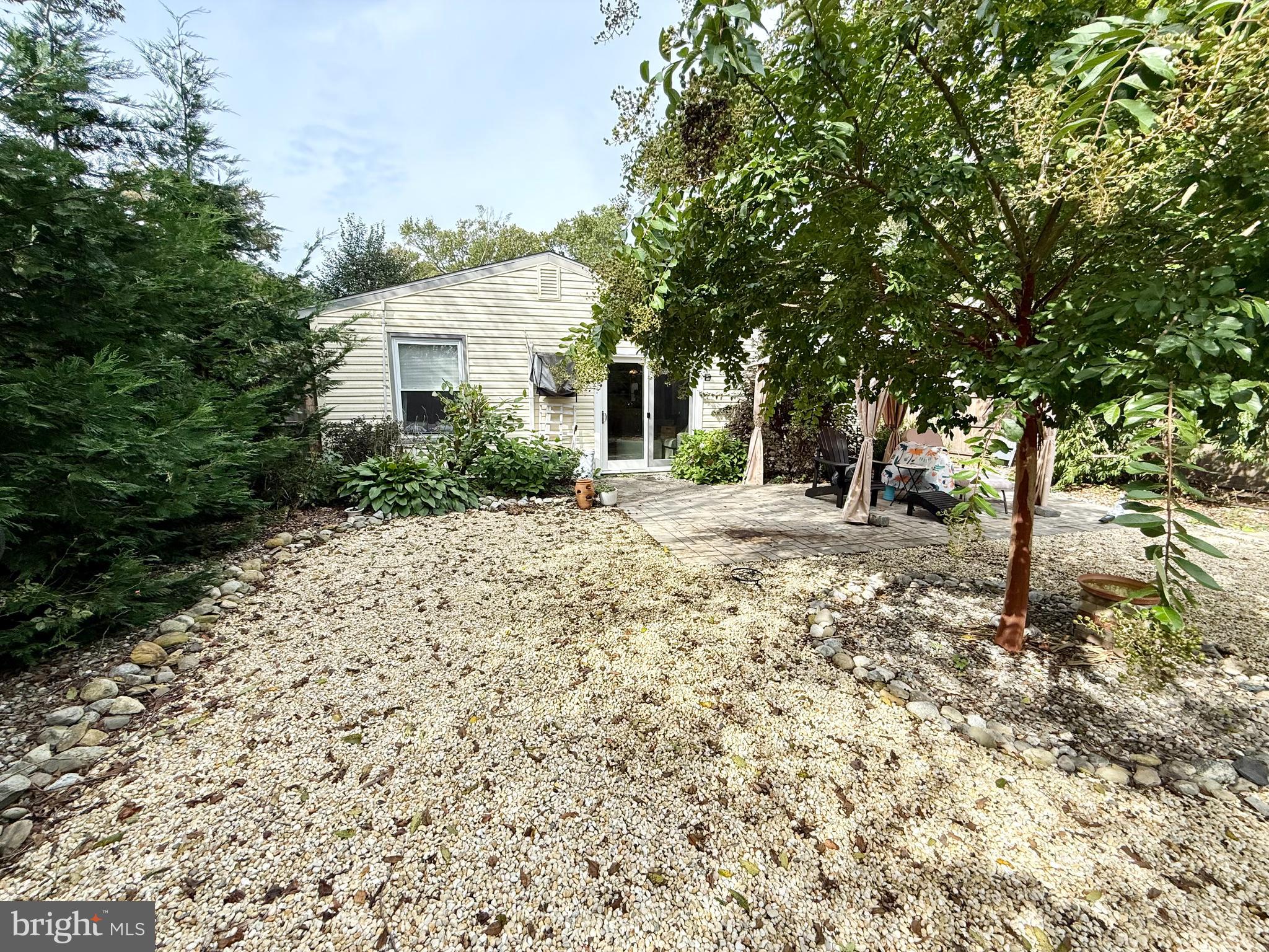 122 ZELUS STREET