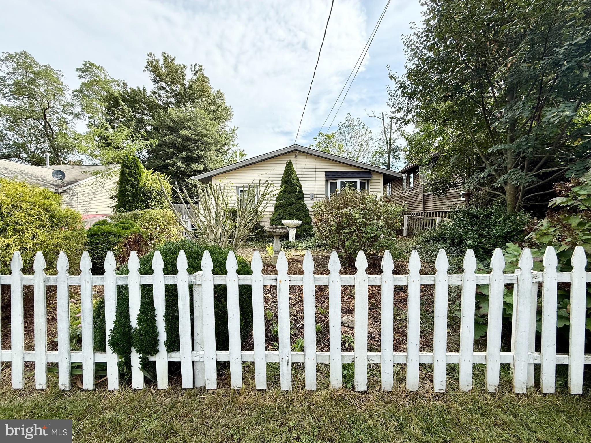 122 ZELUS STREET