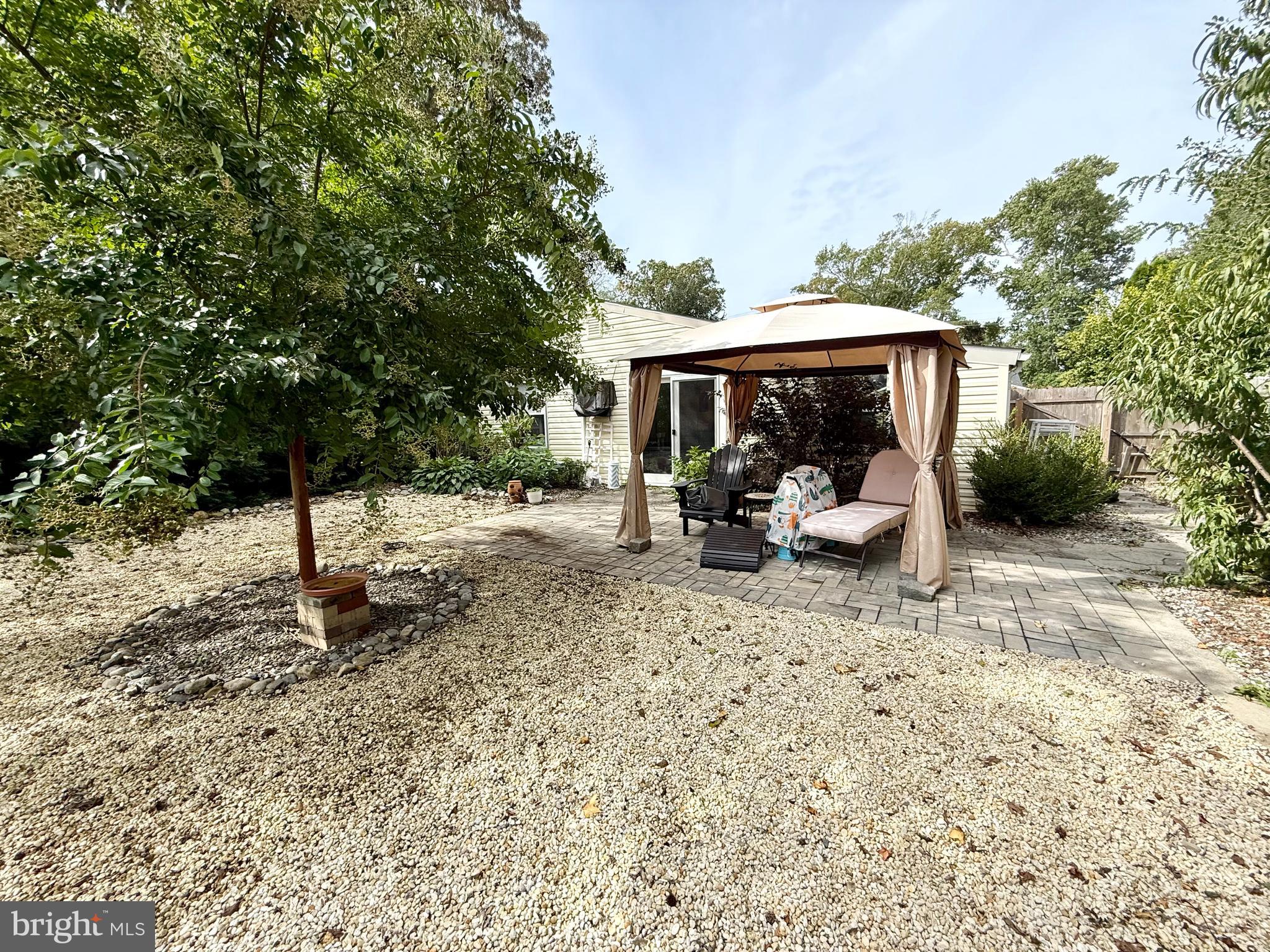 122 ZELUS STREET