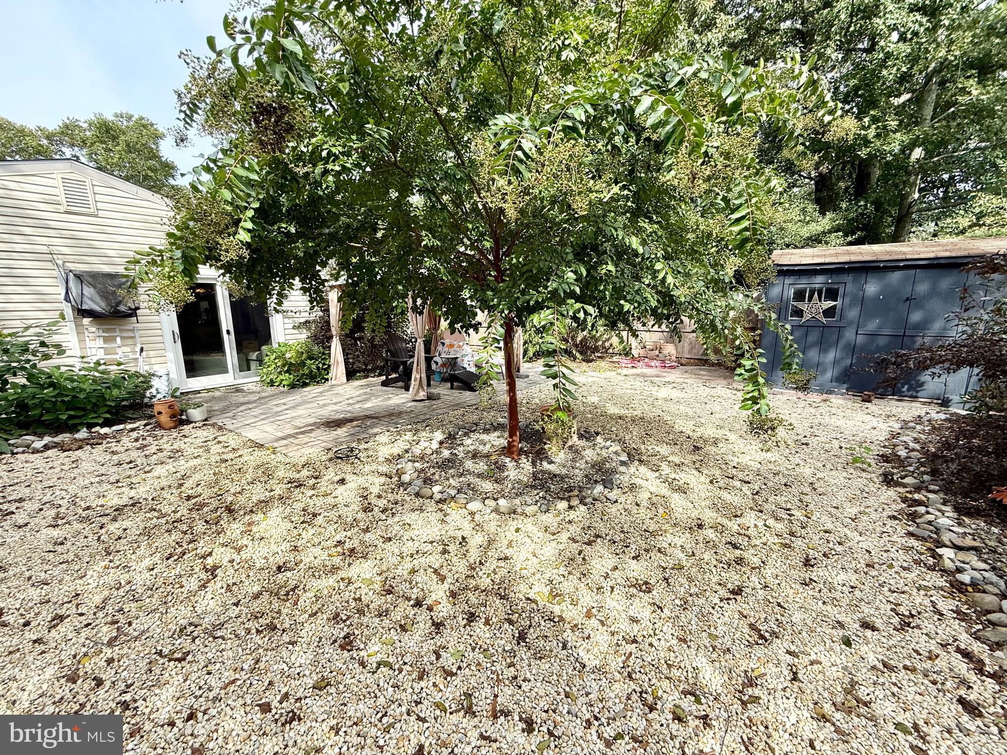 122 ZELUS STREET