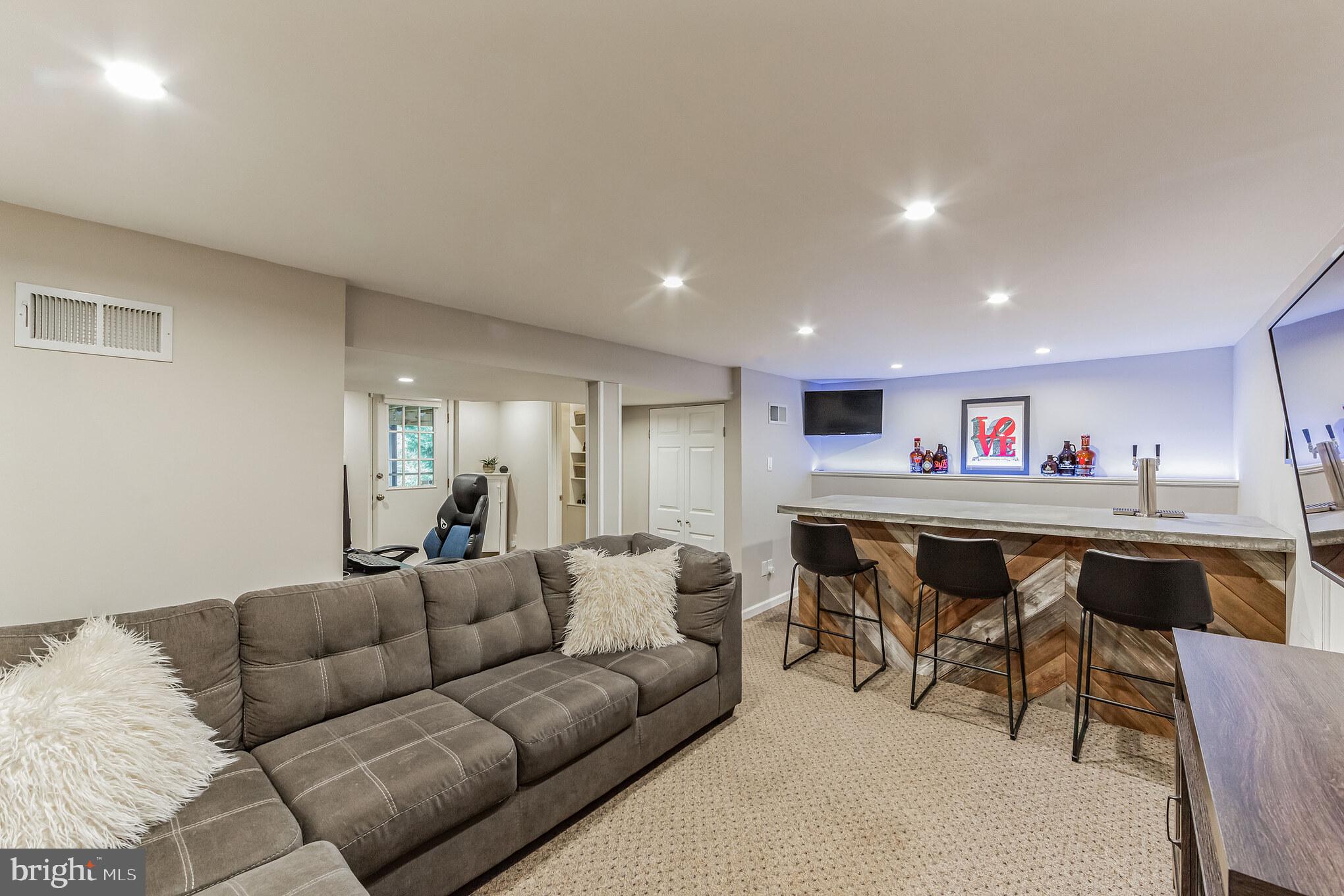 1305 Spellman DRIVE
