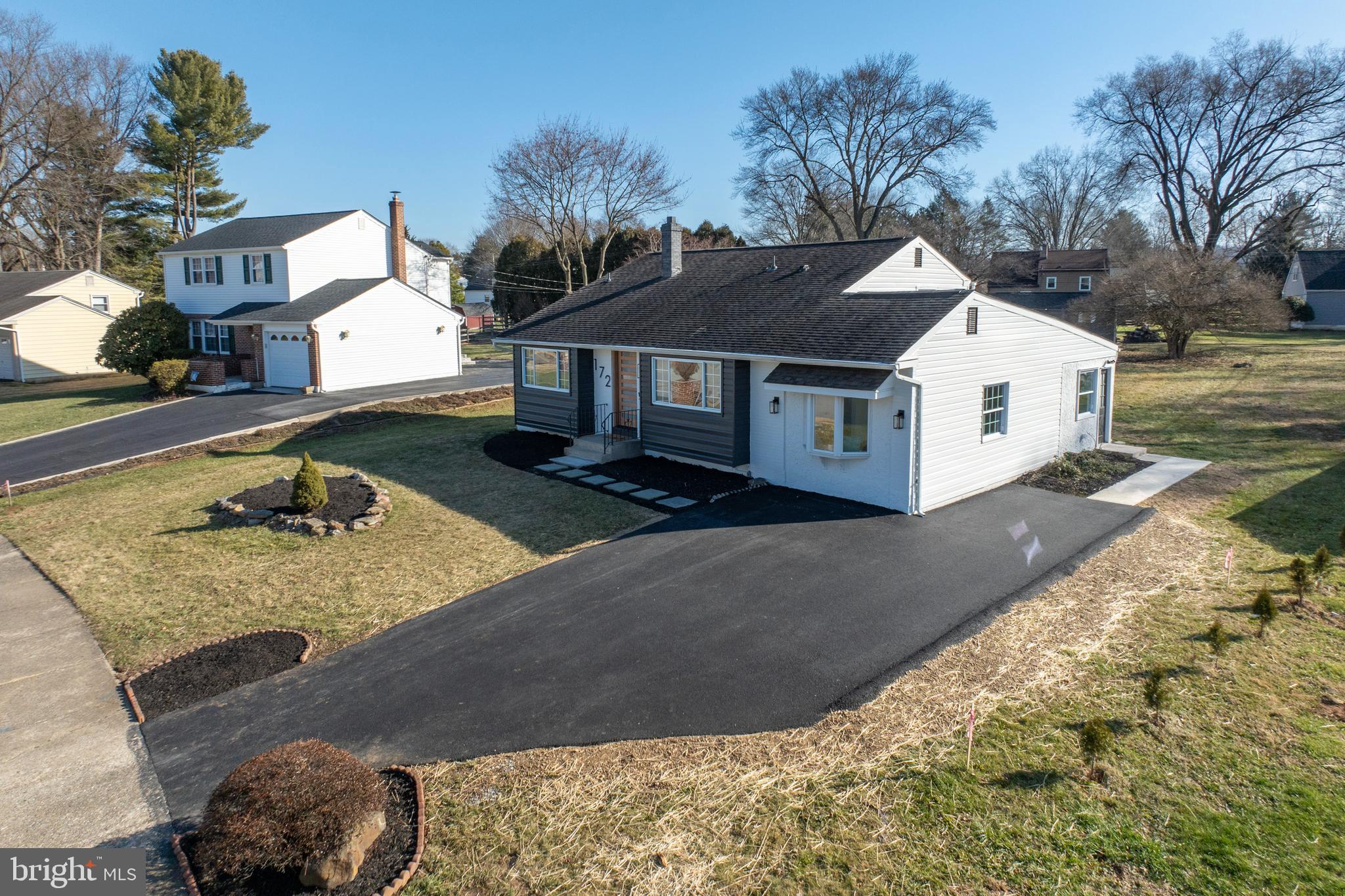 172 Lake Dr