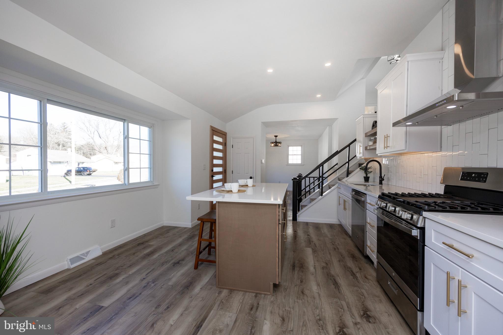 172 Lake Dr