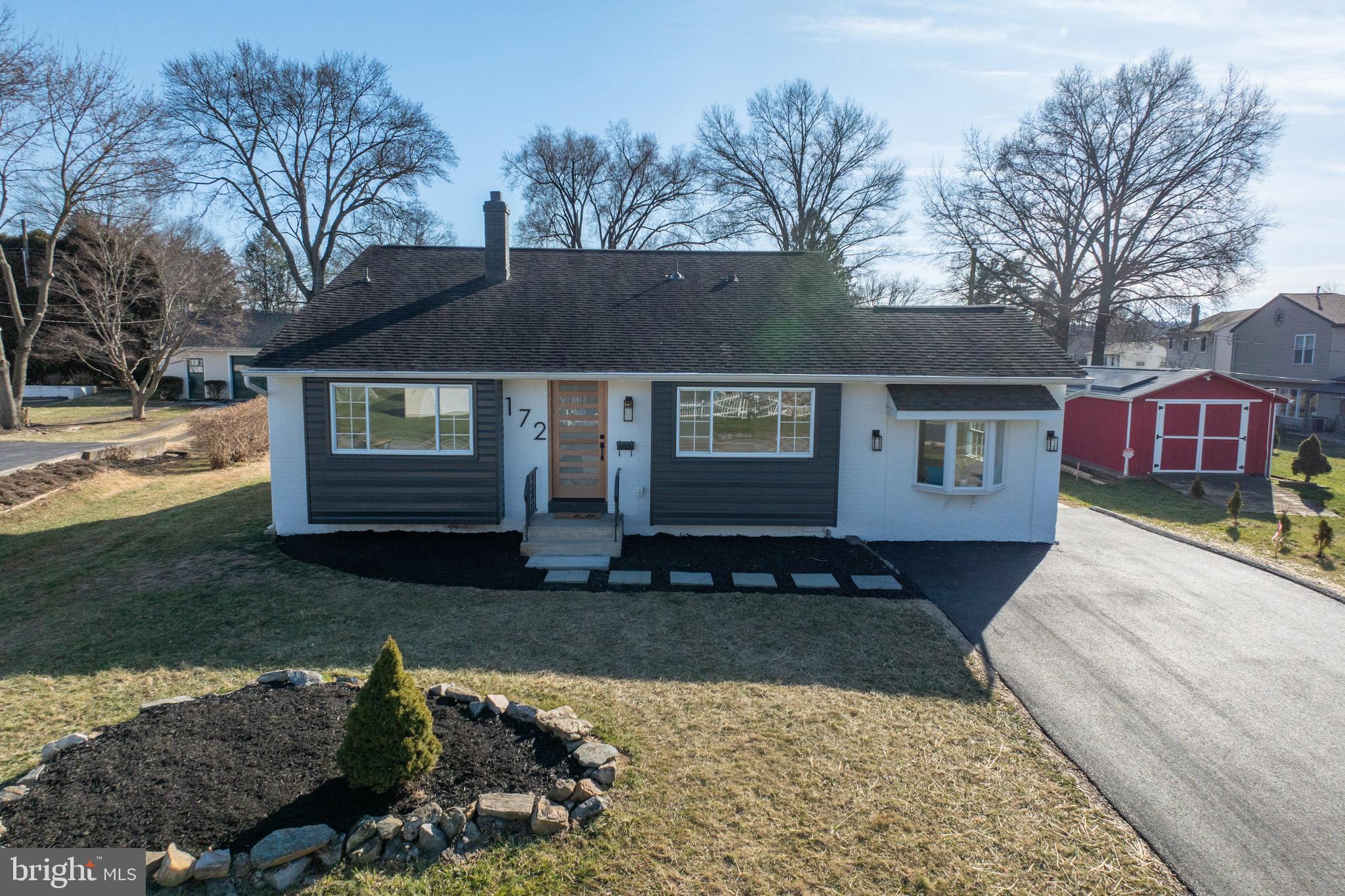 172 Lake Dr