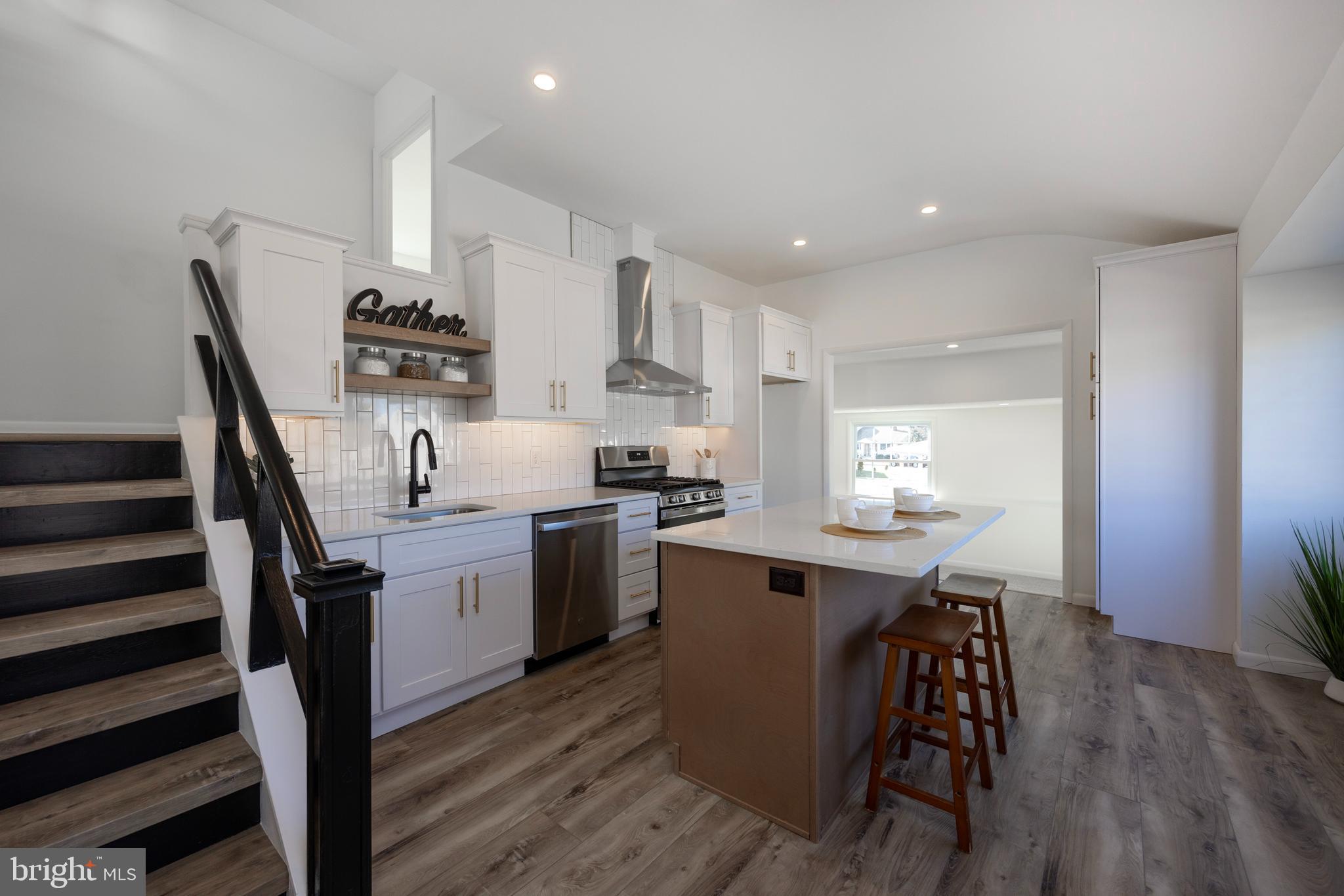 172 Lake Dr