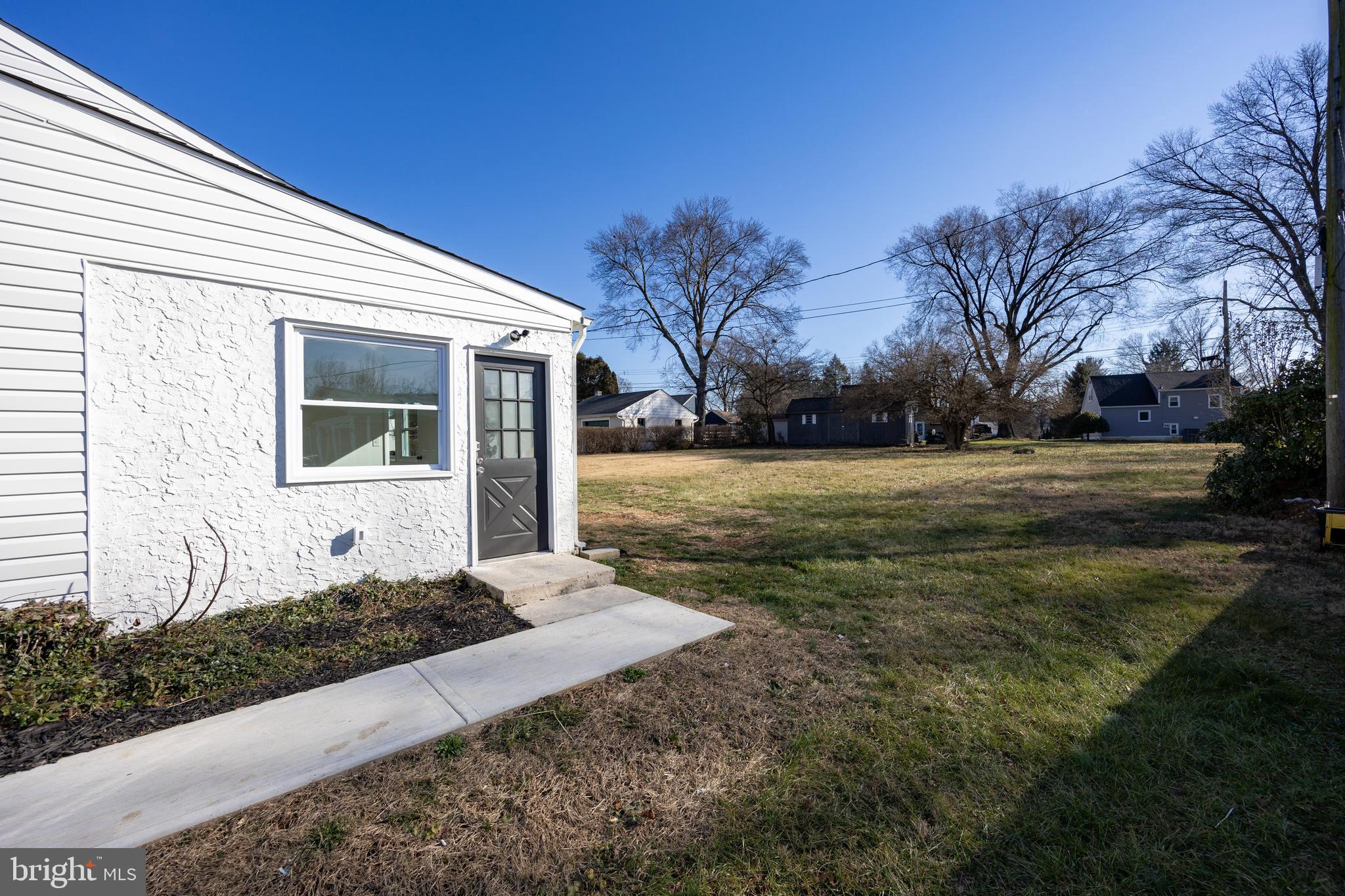 172 Lake Dr