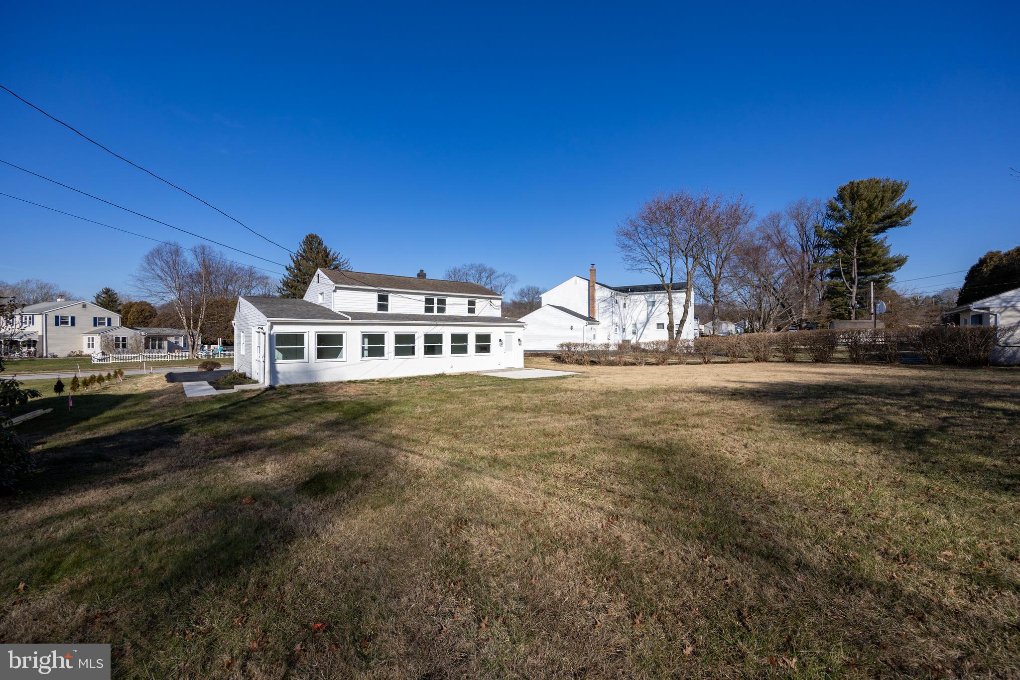 172 Lake Dr