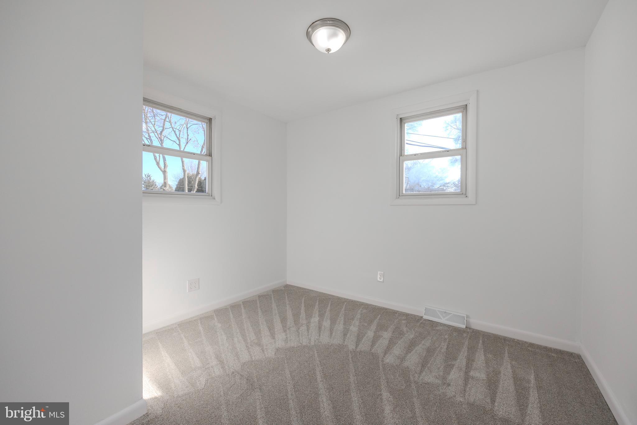 172 Lake Dr