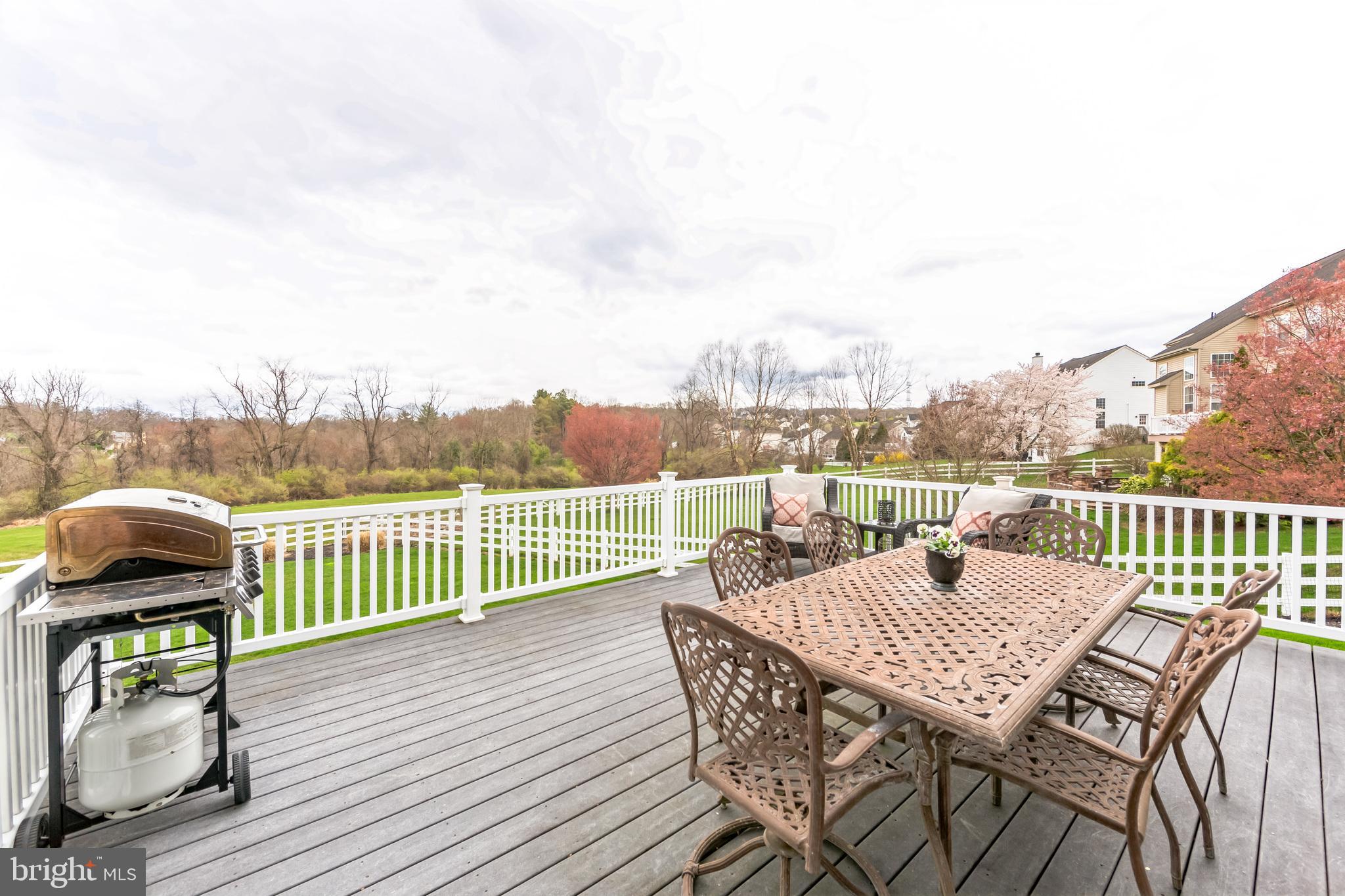 1342 Treeline Dr
