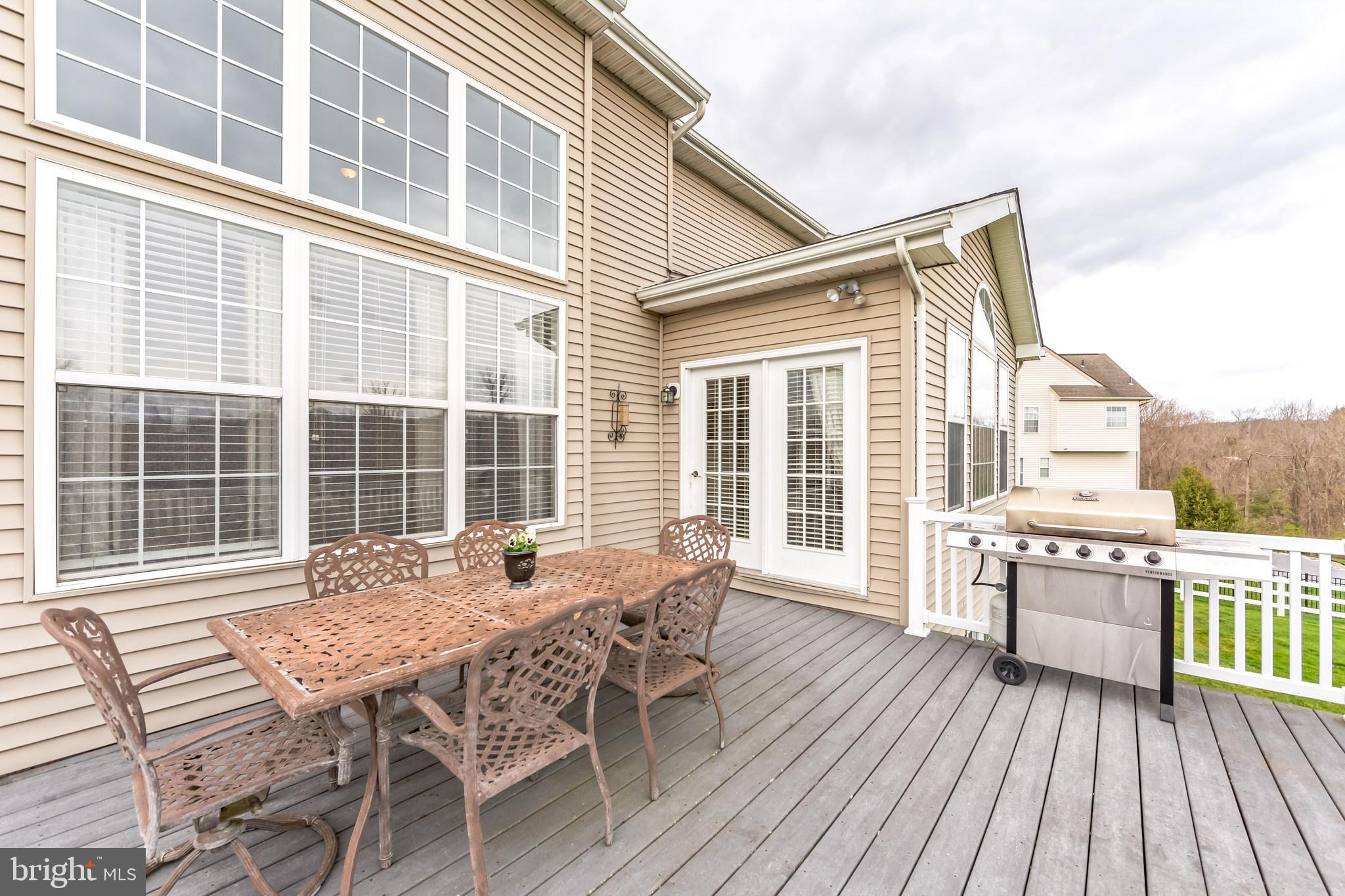 1342 Treeline Dr