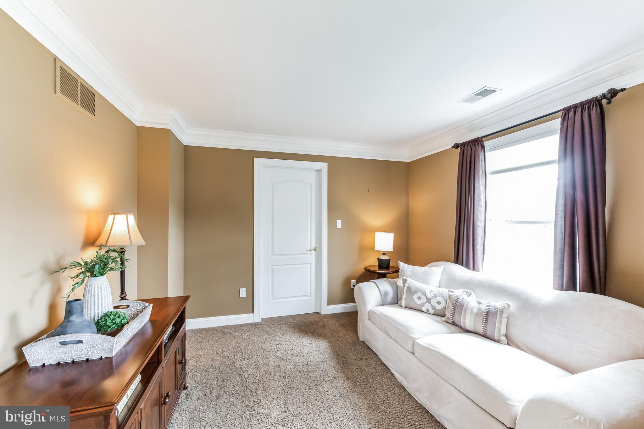 1342 Treeline Dr