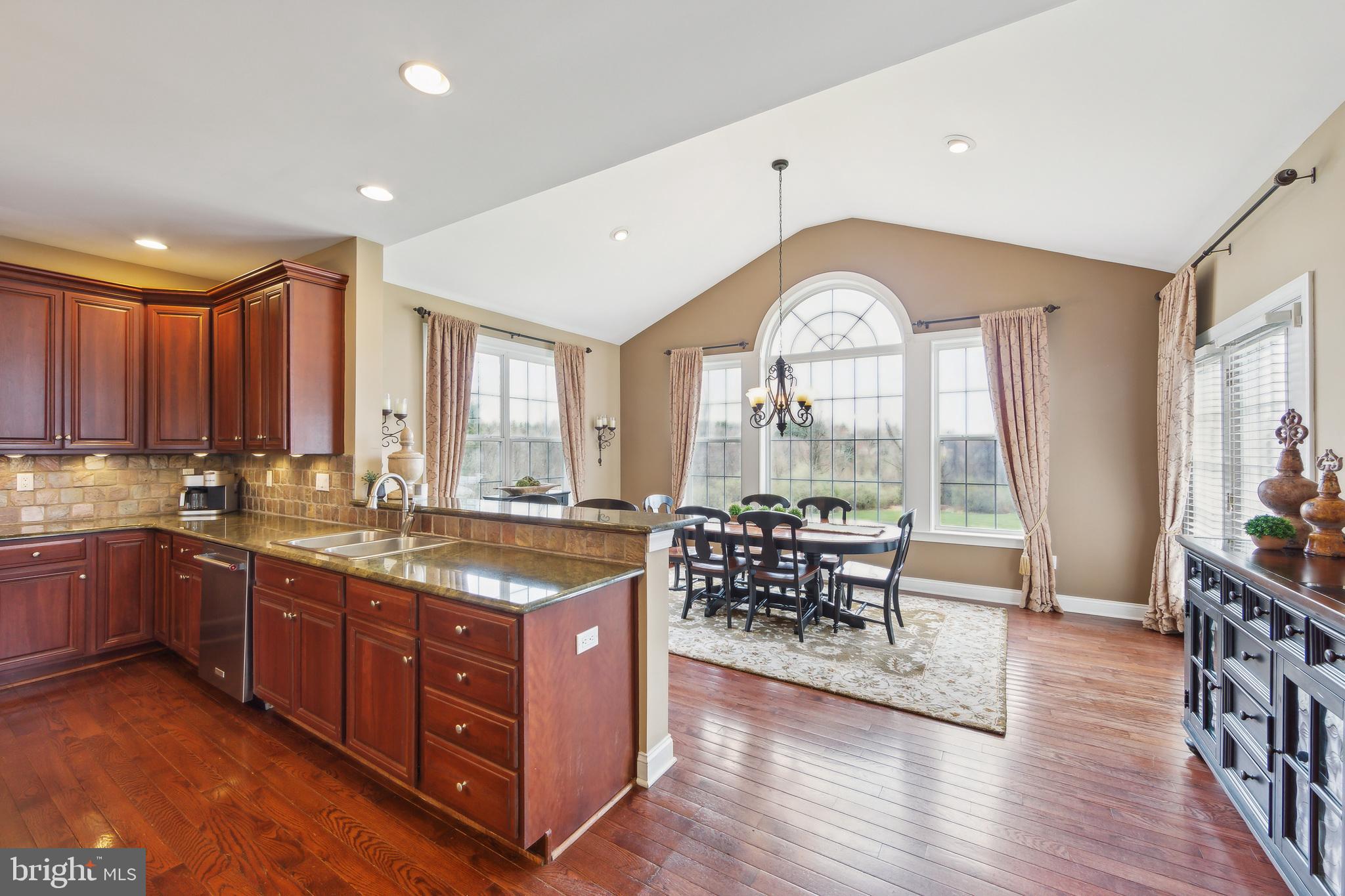 1342 Treeline Dr
