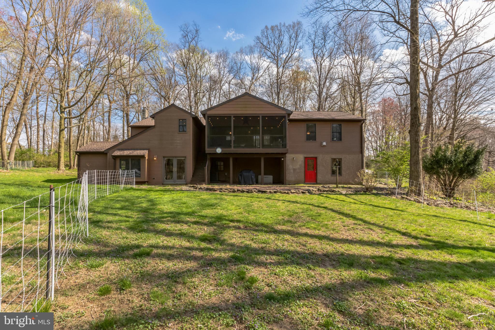 247 Lafayette Rd