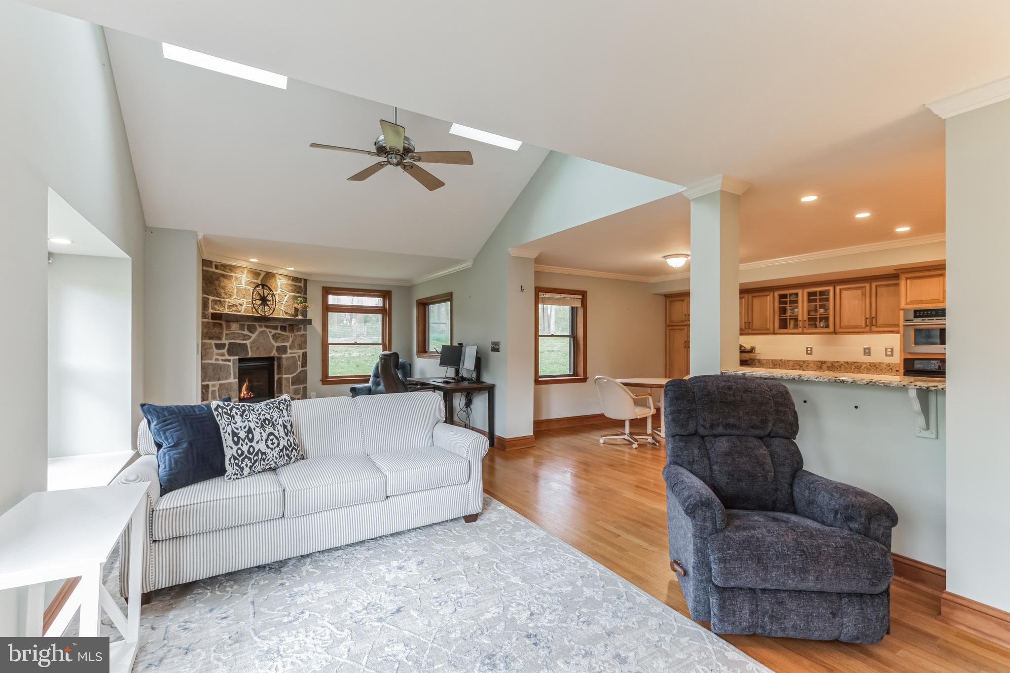 247 Lafayette Rd