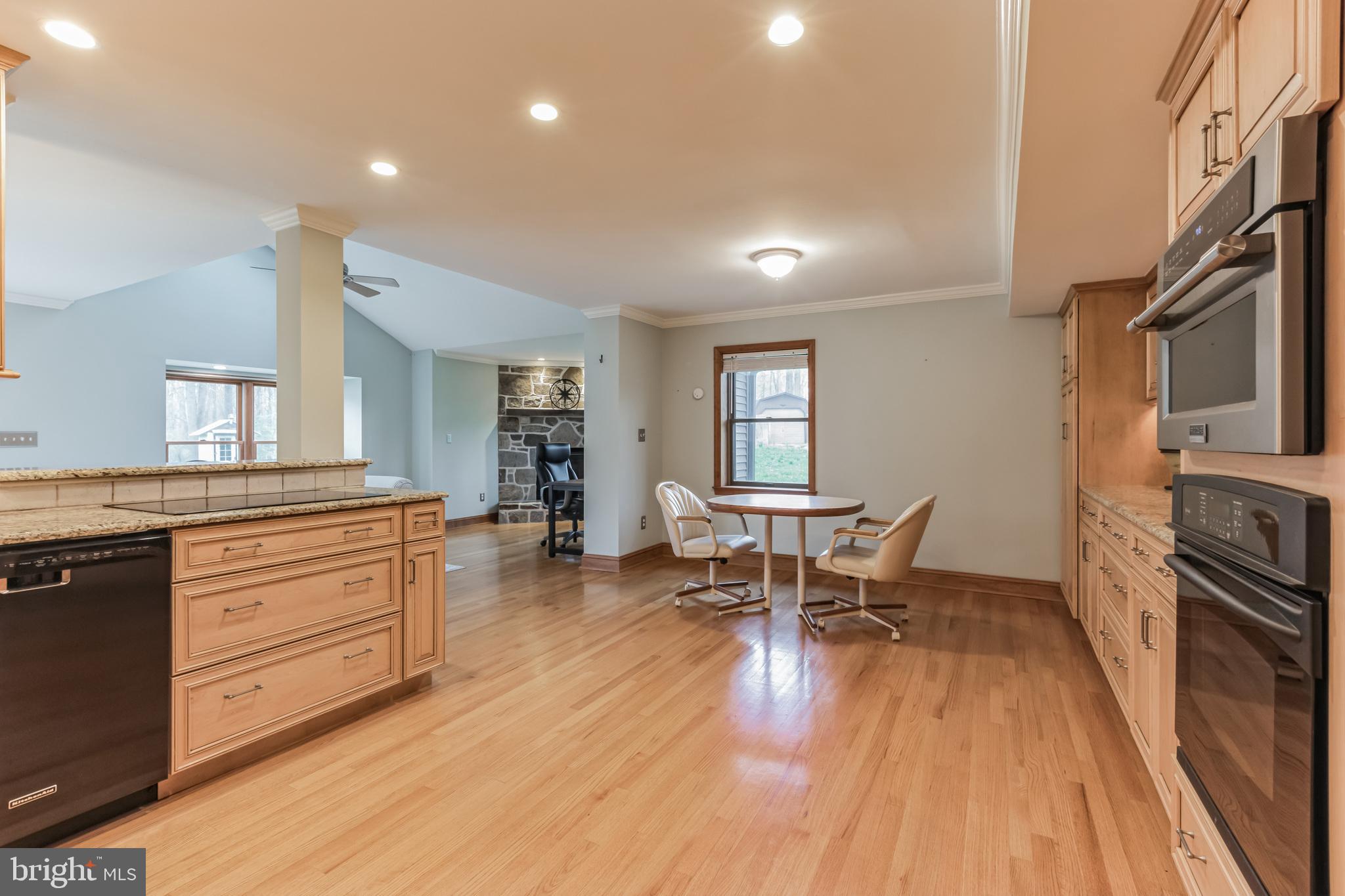 247 Lafayette Rd