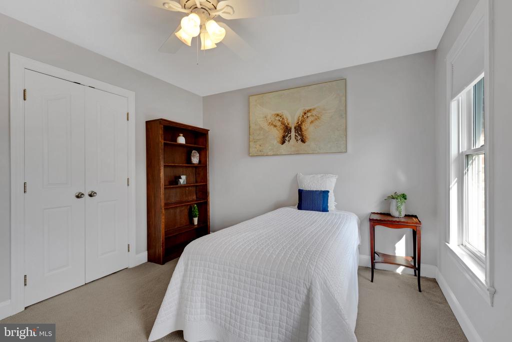 3 Morninglight Rd