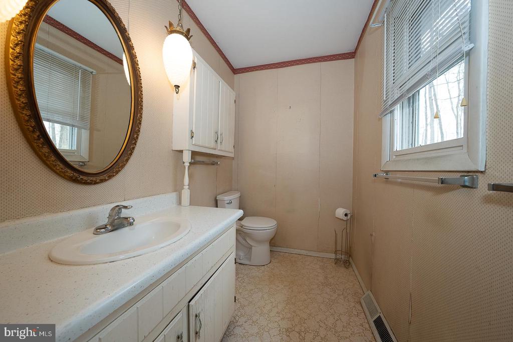 1301 Campbell Cir