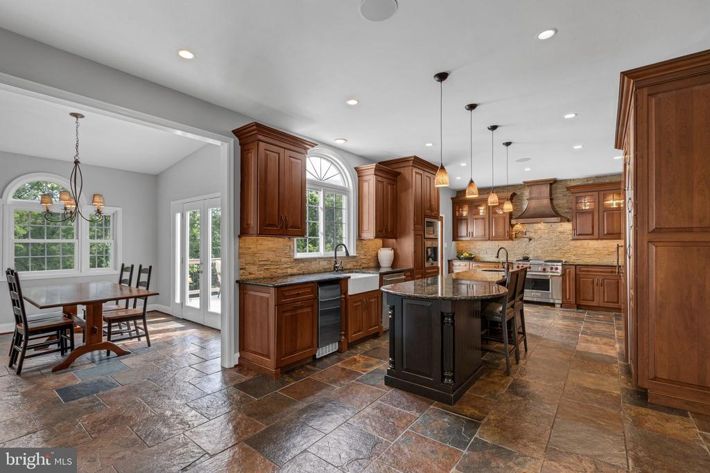 819 Windridge Ln