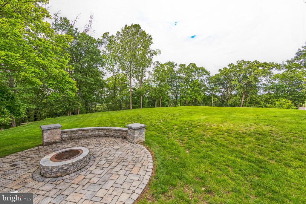 1427 Hampton Dr