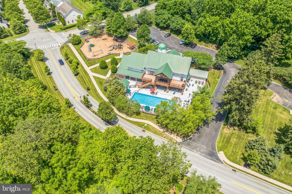 3132 Butternut Ln