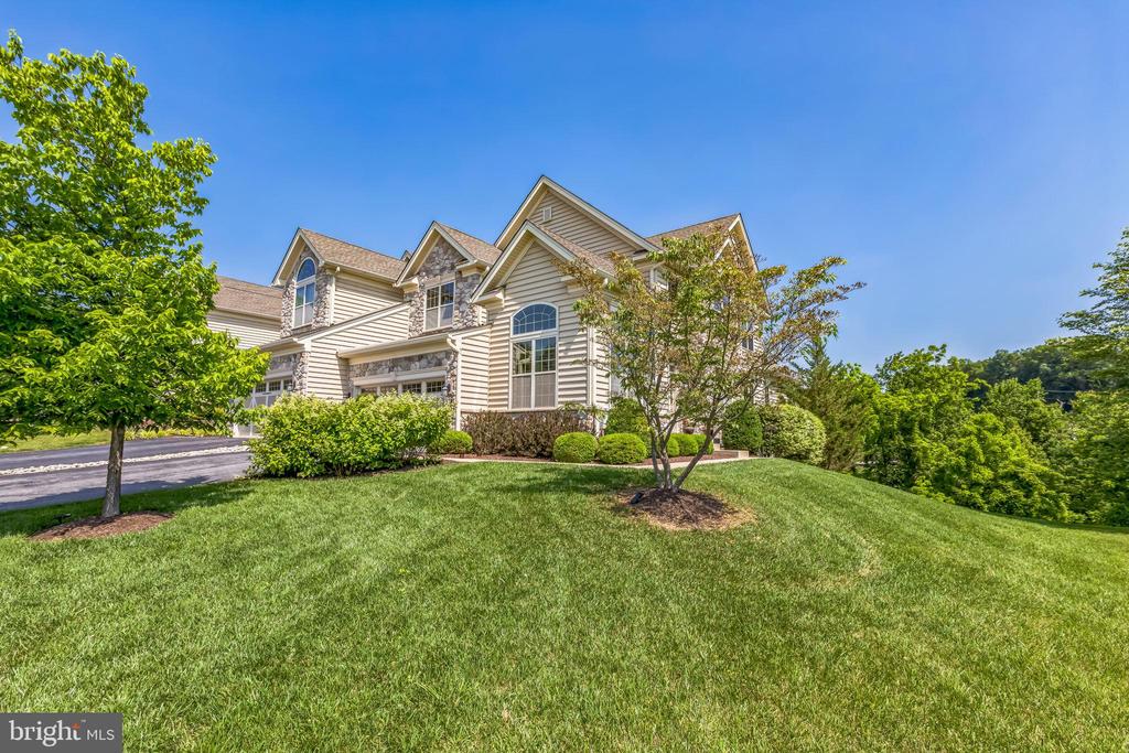 3132 Butternut Ln