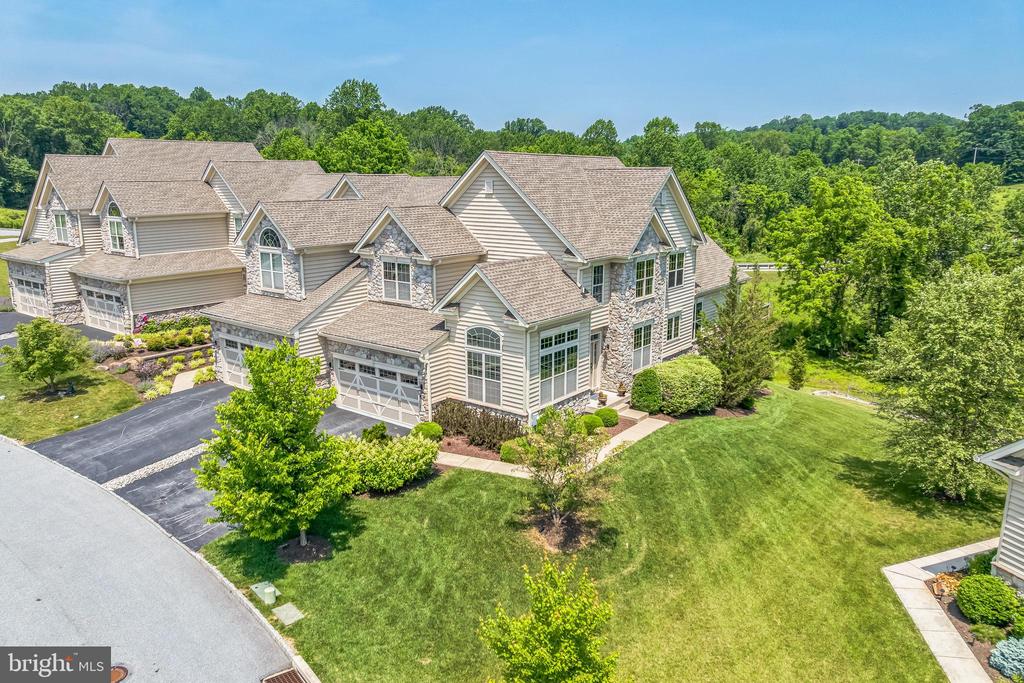 3132 Butternut Ln