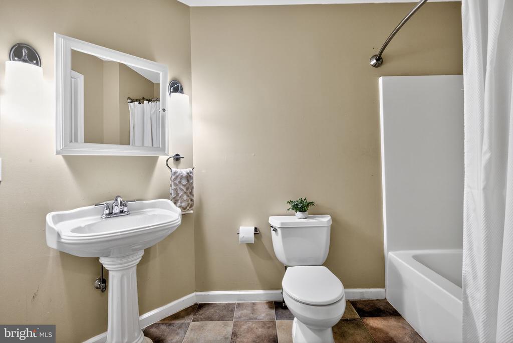 1309 RICHMOND PLACE