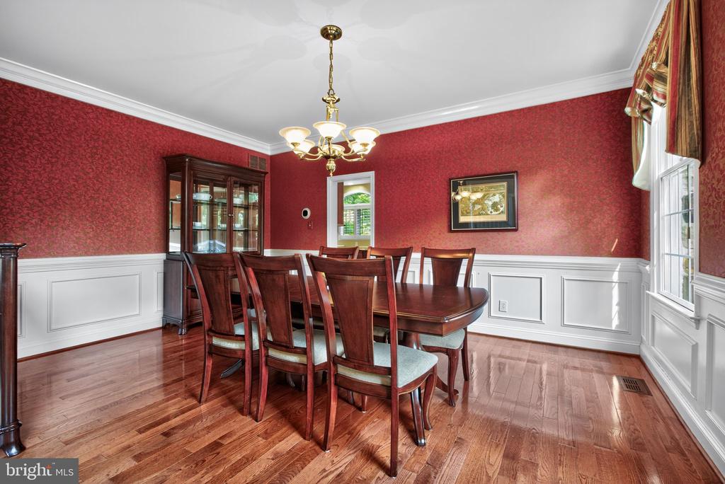 1309 RICHMOND PLACE