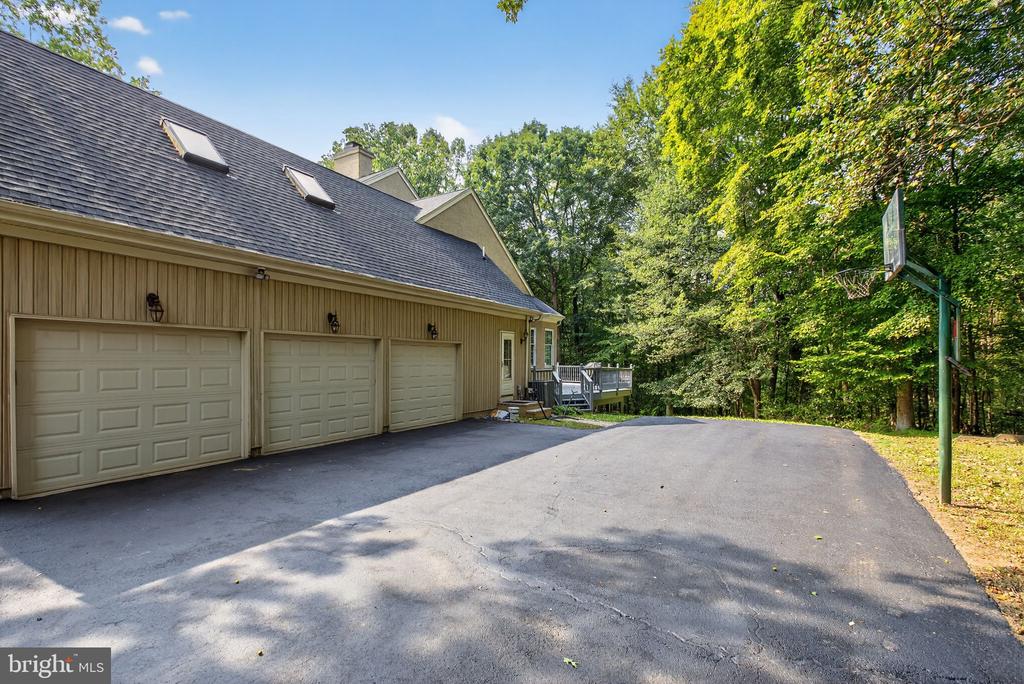 1309 RICHMOND PLACE