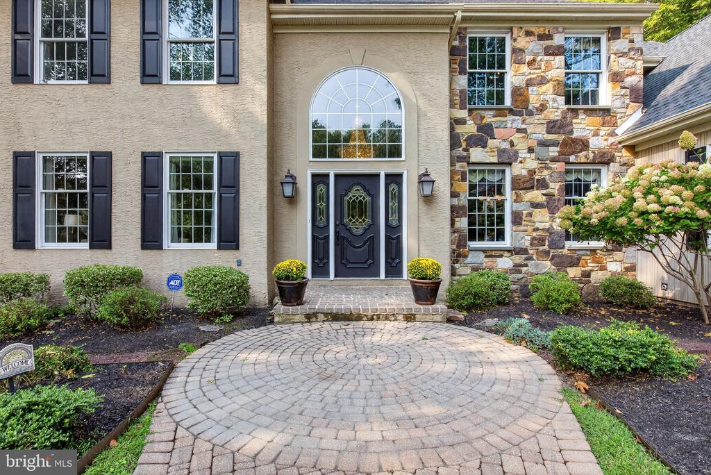 1309 RICHMOND PLACE