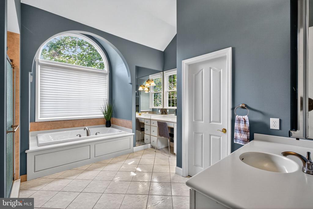 1309 RICHMOND PLACE