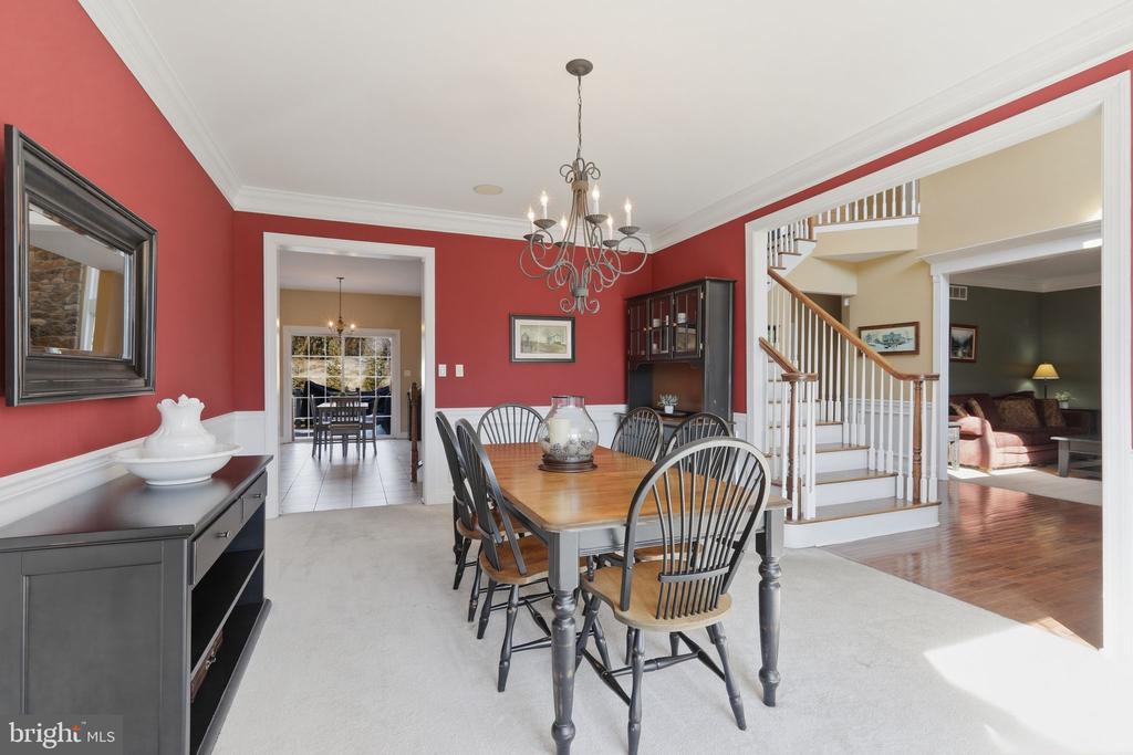 1319 JAMESTOWN DRIVE