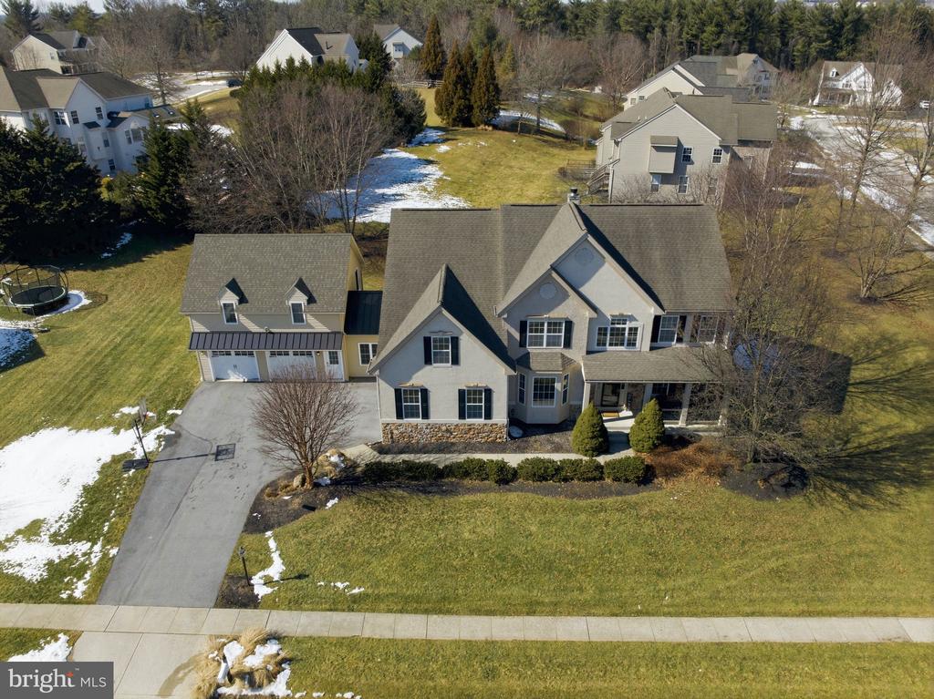 1319 JAMESTOWN DRIVE