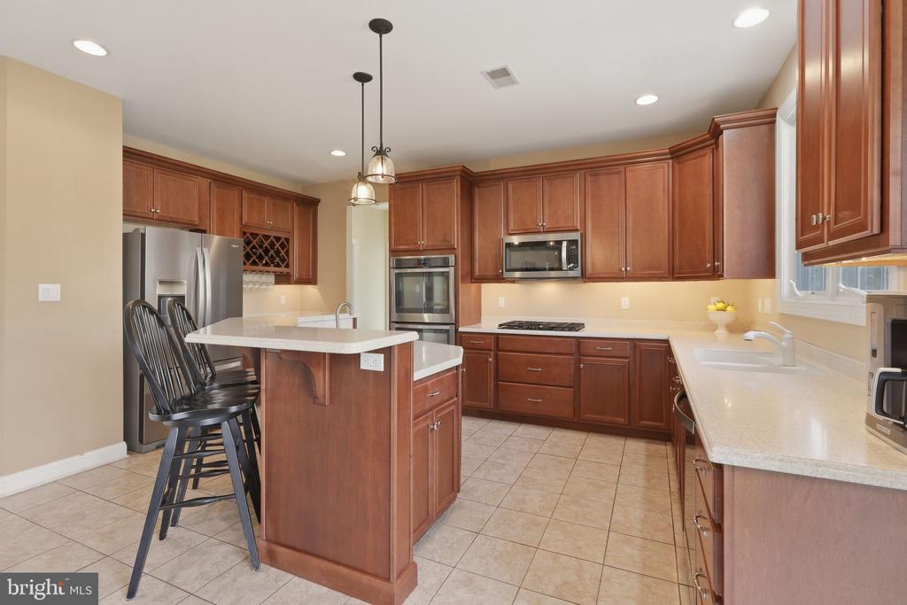 1319 JAMESTOWN DRIVE