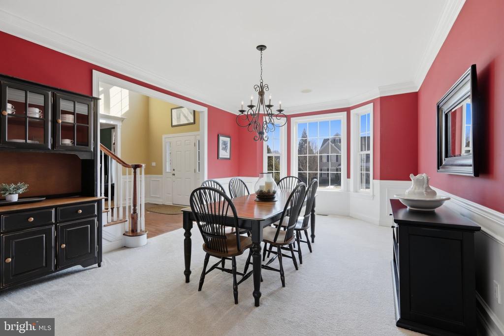 1319 JAMESTOWN DRIVE