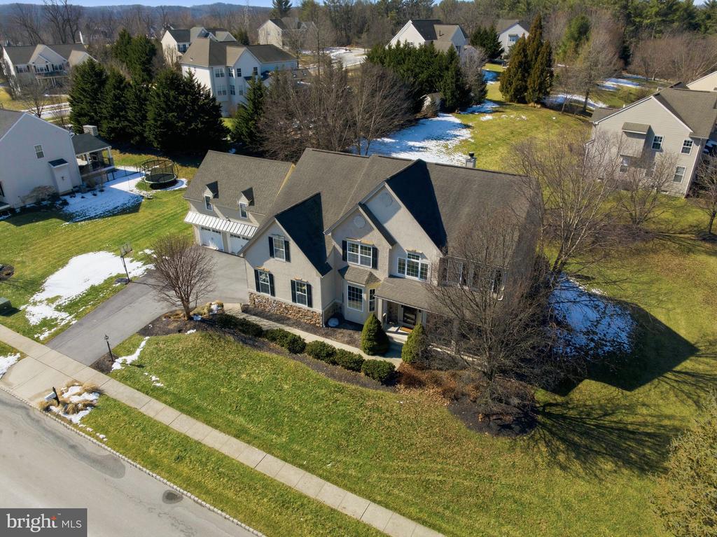 1319 JAMESTOWN DRIVE