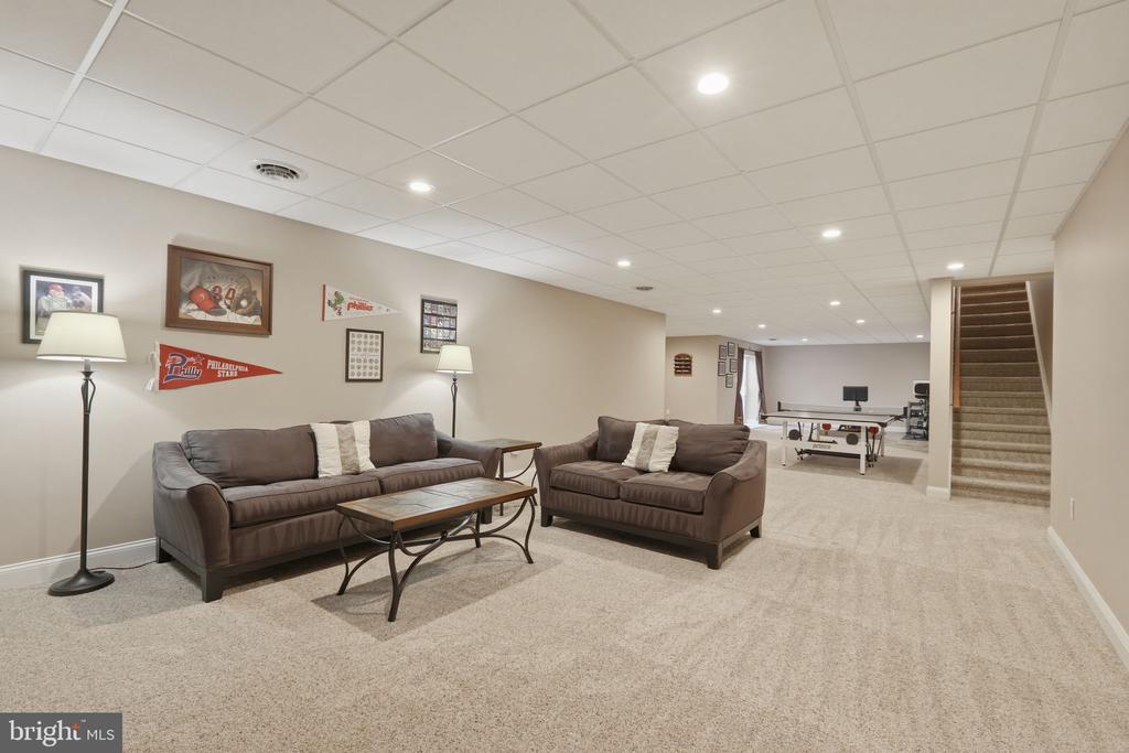 1319 JAMESTOWN DRIVE