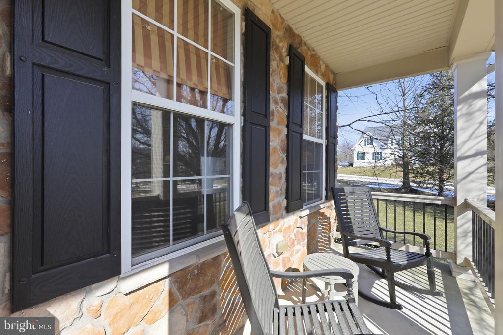 1319 JAMESTOWN DRIVE