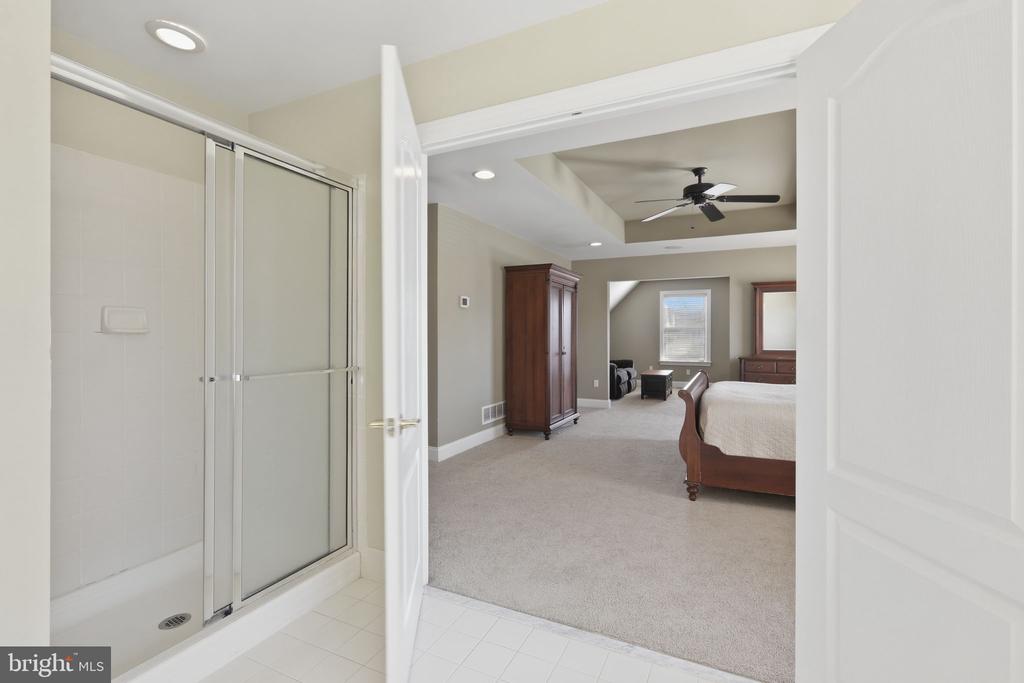 1319 JAMESTOWN DRIVE