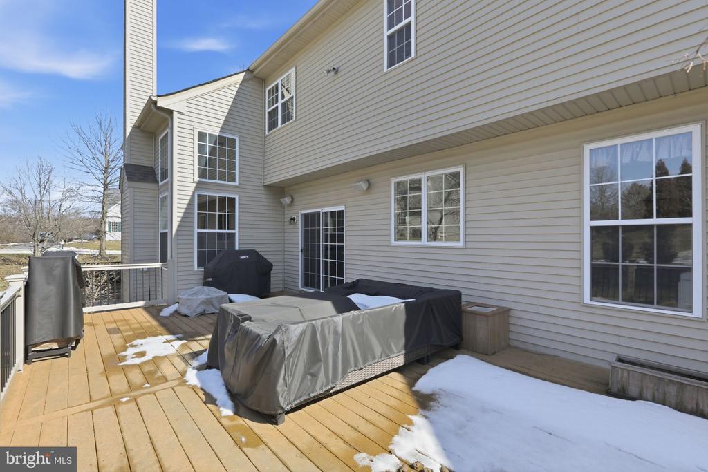 1319 JAMESTOWN DRIVE