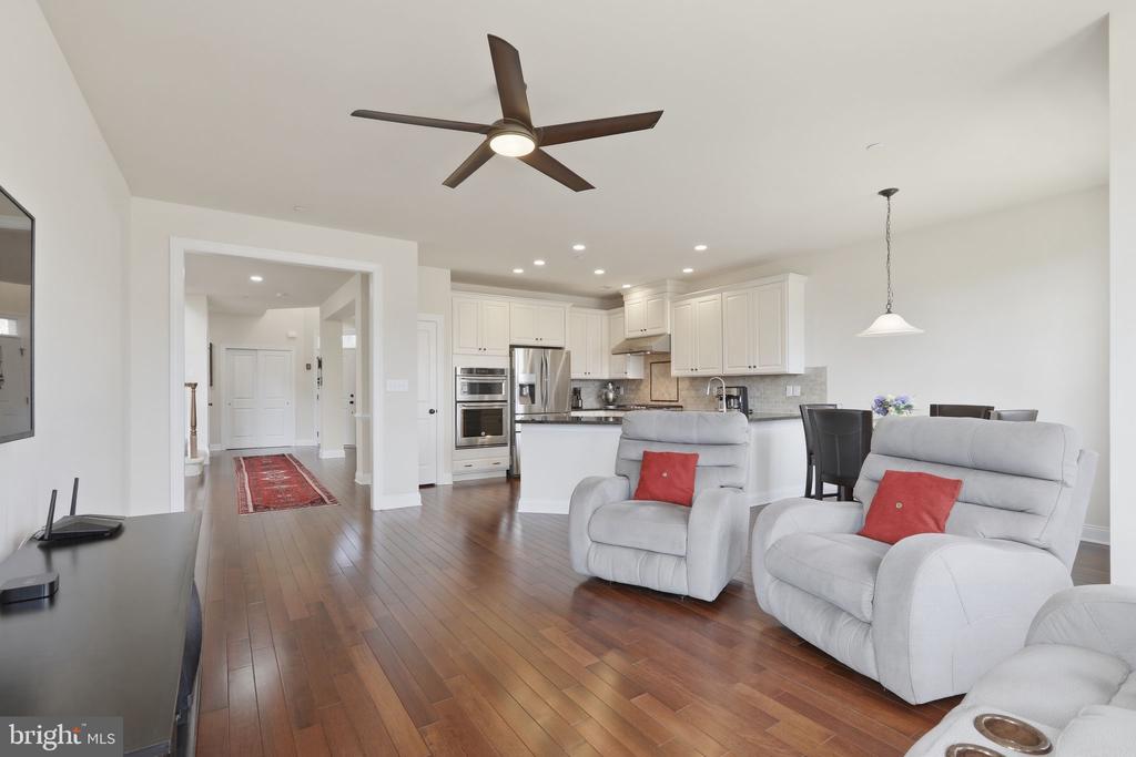 3118 BUTTERNUT LANE