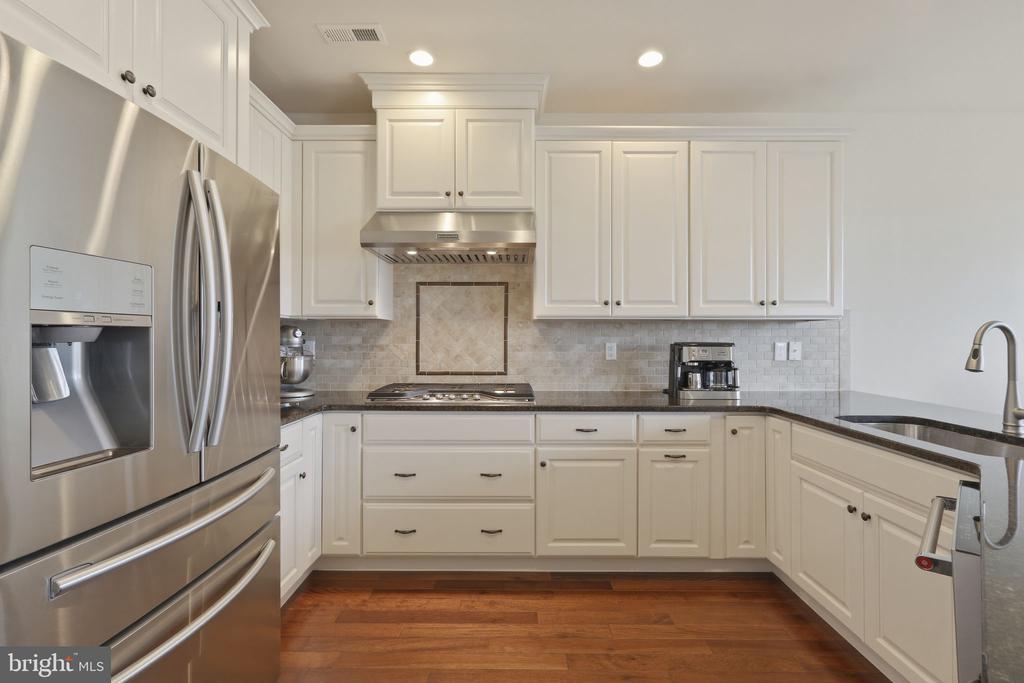 3118 BUTTERNUT LANE