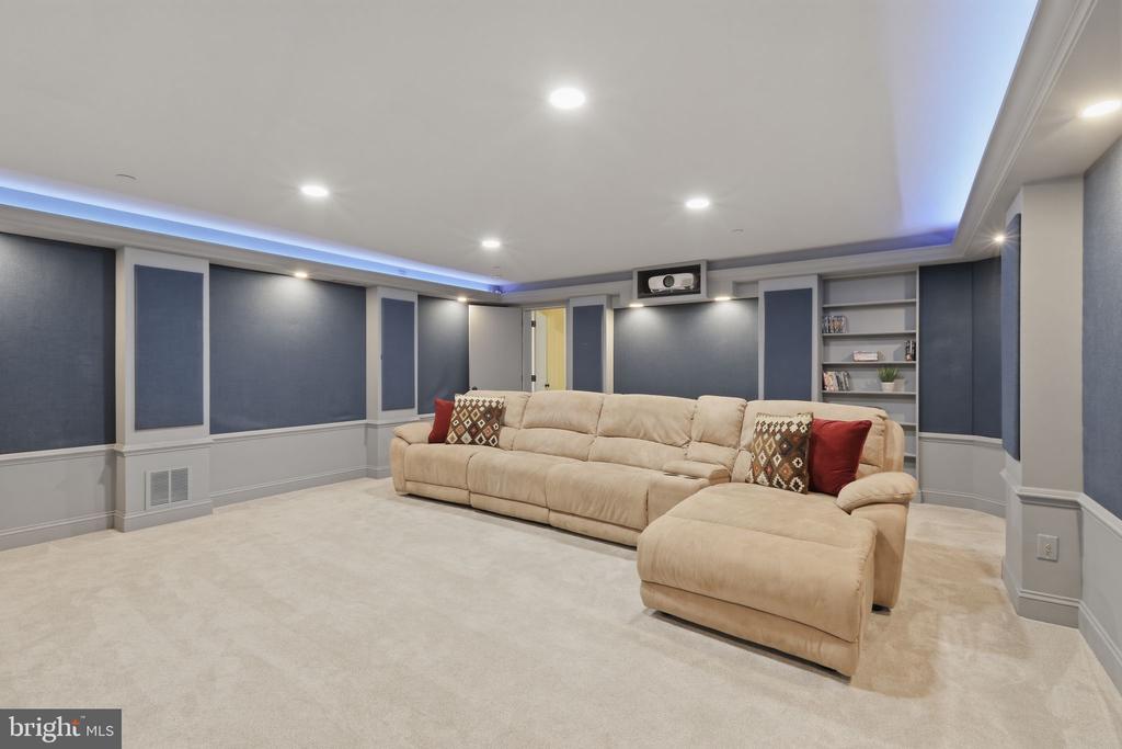 3118 BUTTERNUT LANE