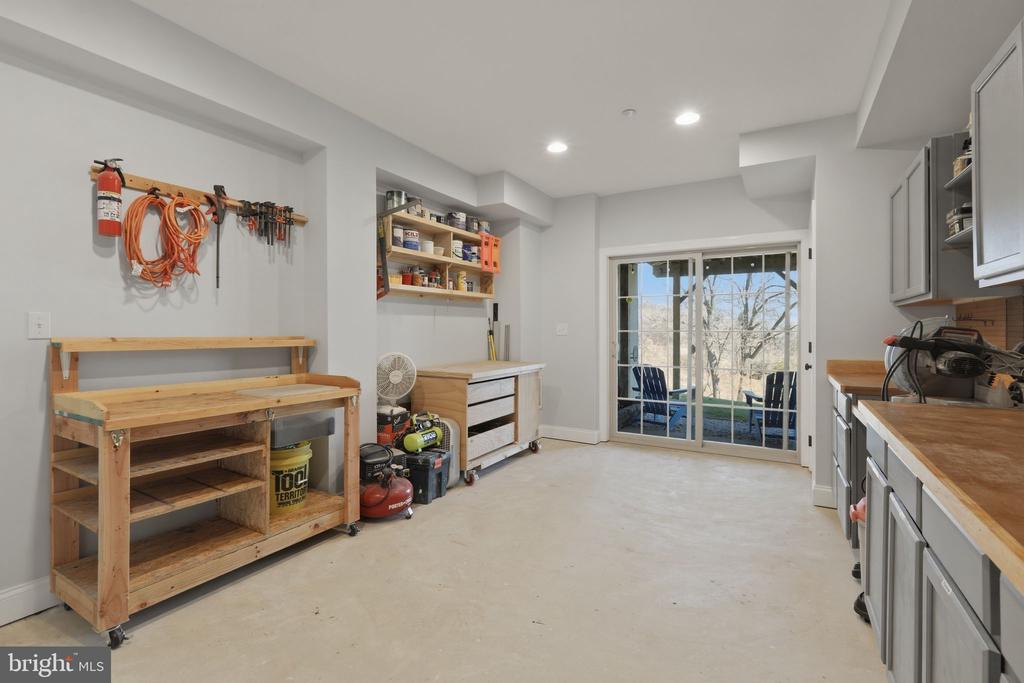 3118 BUTTERNUT LANE